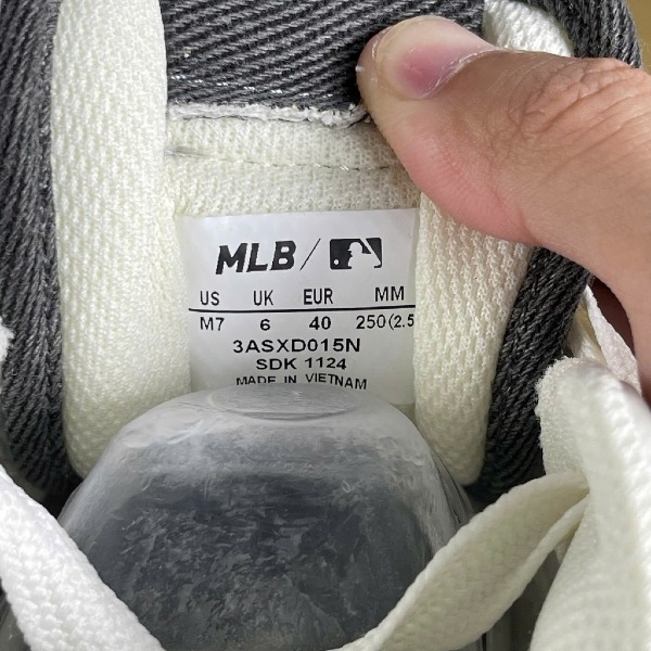 Giày MLB Chunky Liner Denim Pocket New York Yankees Black Trắng Đen - MLB ảnh 4 giày thể thao chất lượng