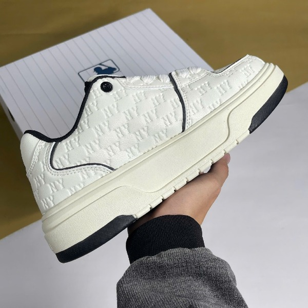 Giày Sneaker MLB Chunky Liner Denim Monogram NY Embo Mono White Black Kem Đen - MLB ảnh 2 giày thể thao chất lượng