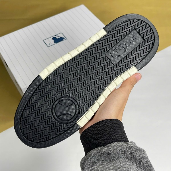 Giày Sneaker MLB Chunky Liner Denim Monogram NY Embo Mono White Black Kem Đen - MLB ảnh 6 giày thể thao chất lượng