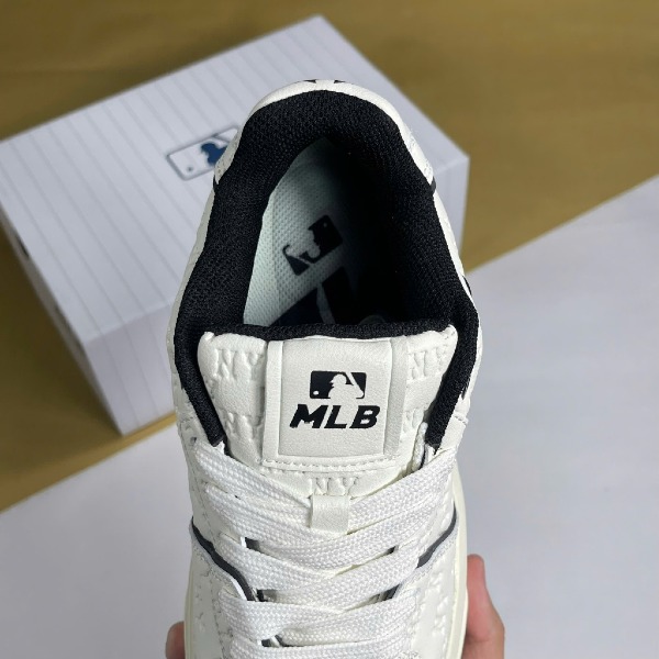 Giày Sneaker MLB Chunky Liner Denim Monogram NY Embo Mono White Black Kem Đen - MLB ảnh 8 giày thể thao chất lượng